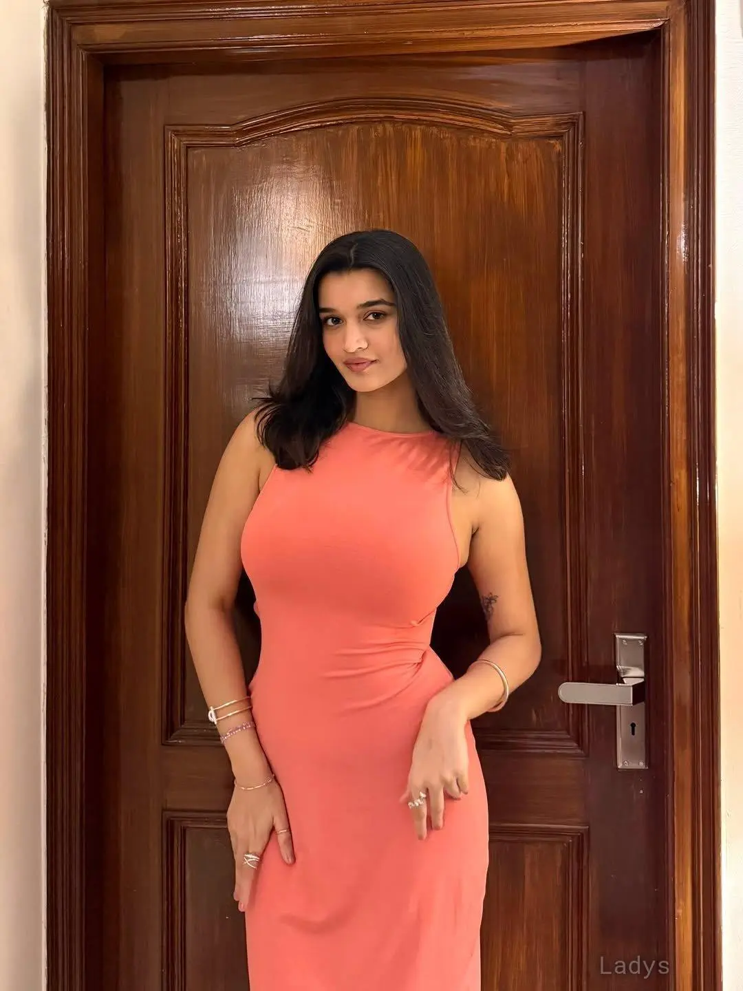 Divya, 23 years beautiful nude Kolkata escorts girl, height 154 sm, Weight kg