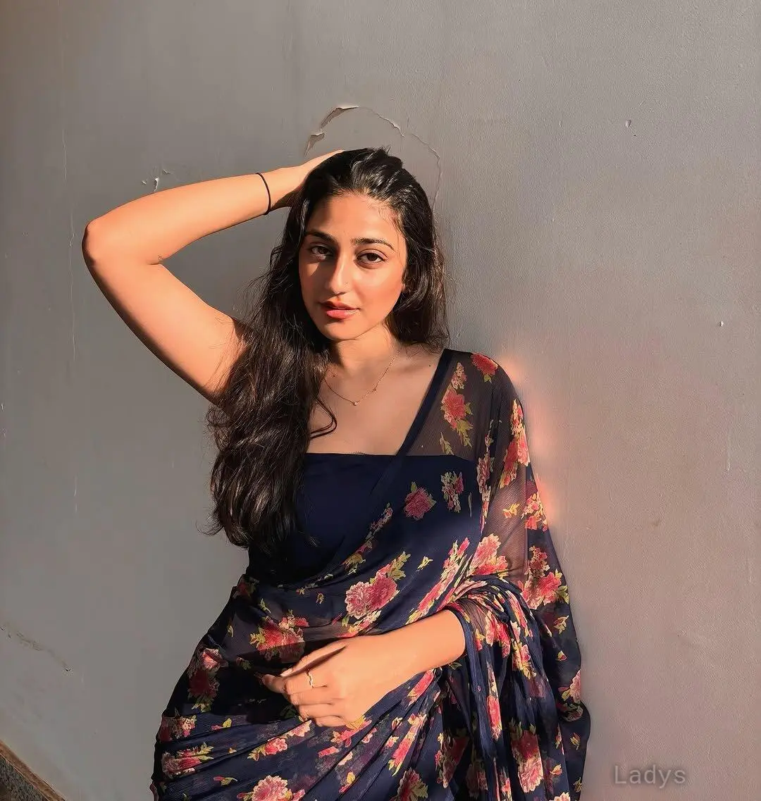Jinika, 23 years beautiful nude Kolkata escorts girl, height 154 sm, Weight  kg