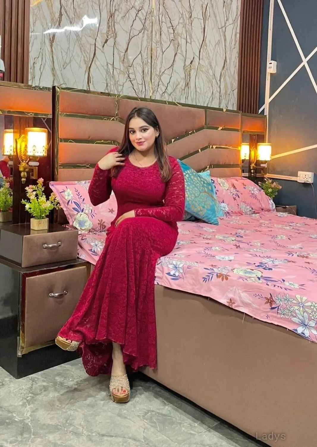 Mohini, 22 years beautiful nude Kolkata escorts girl, height 153 sm, Weight  kg