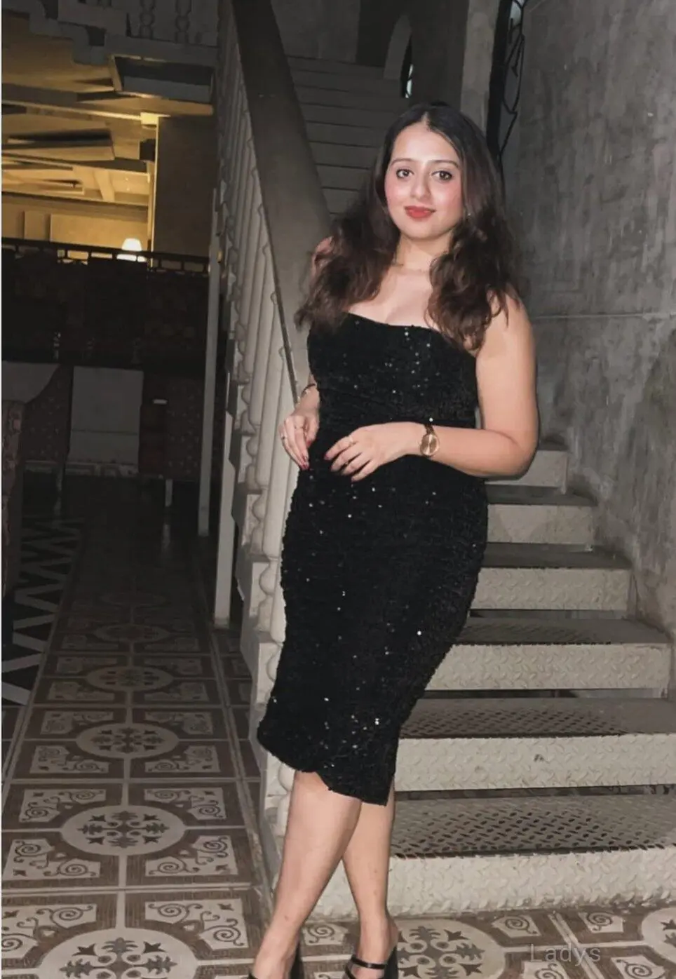 Mohini, 22 years beautiful nude Kolkata escorts girl, height 153 sm, Weight kg