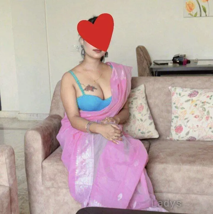 Monica, 25 years beautiful nude Kolkata escorts girl, height 162 sm, Weight kg