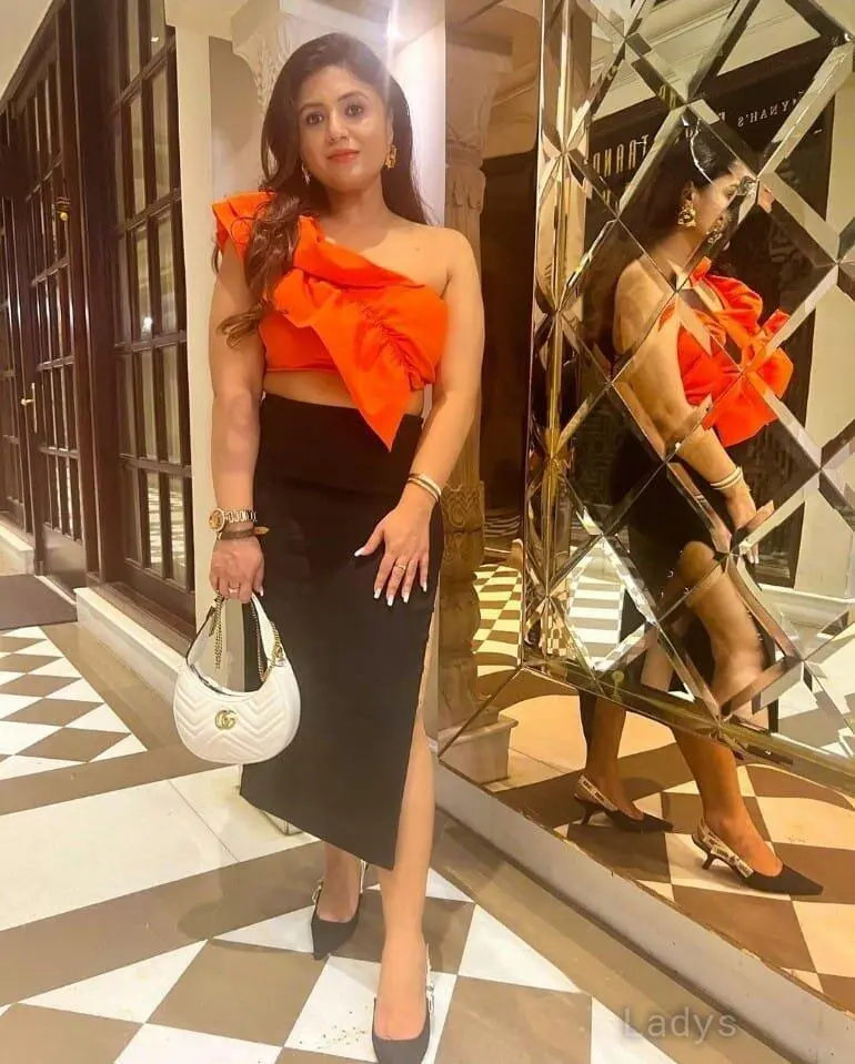 Priyanka, 22 years beautiful nude Kolkata escorts girl, height 170 sm, Weight  kg