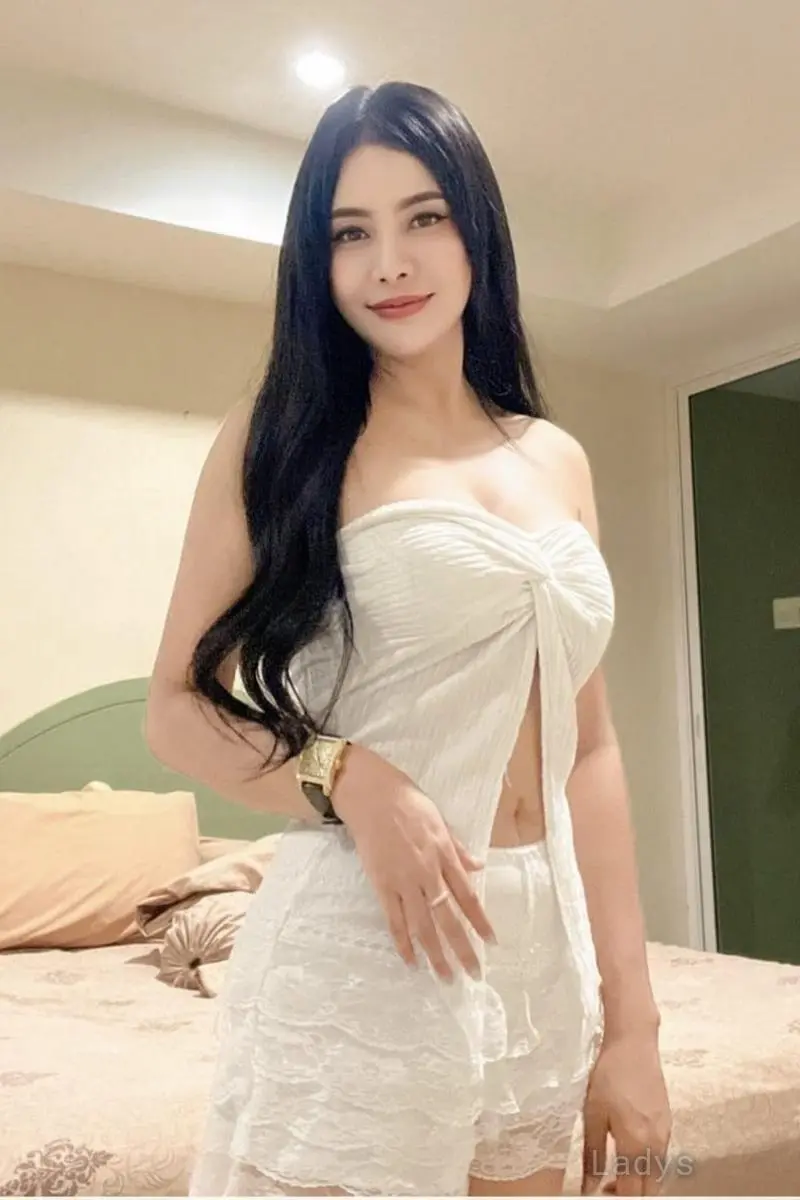 Scarlett, 28 years beautiful nude Kolkata escorts girl, height 163 sm, Weight  kg