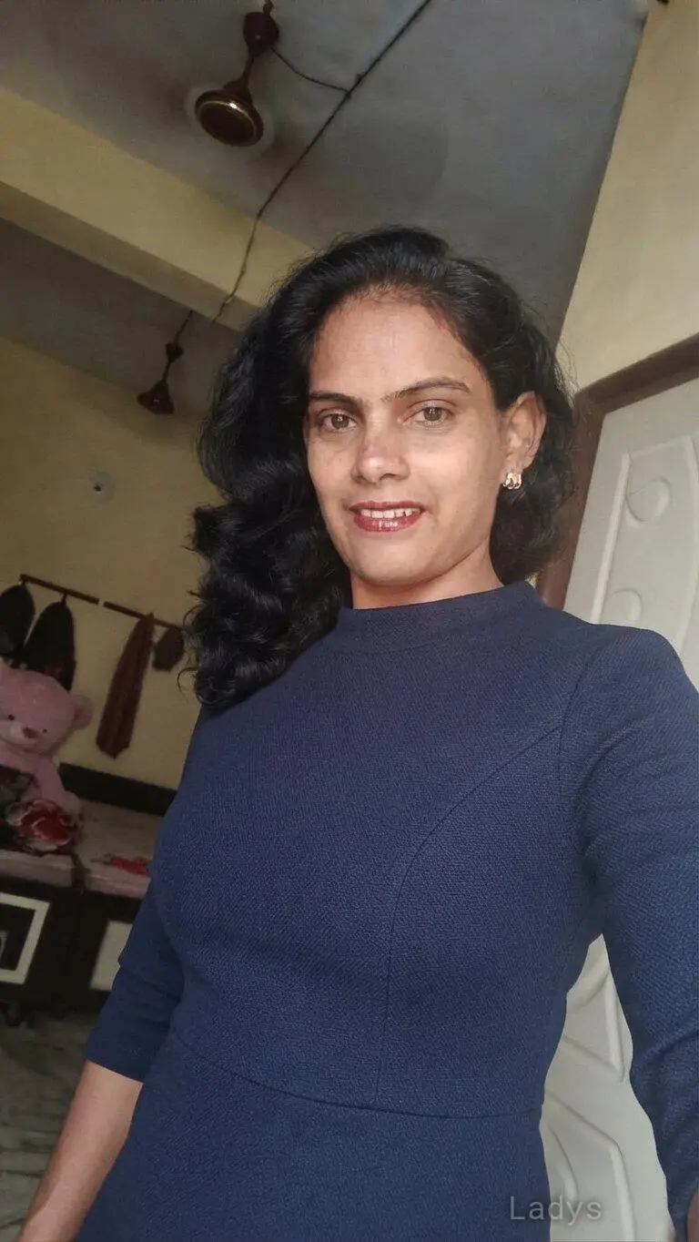 Siya, 25 years beautiful nude Kolkata escorts girl, height 157 sm, Weight kg