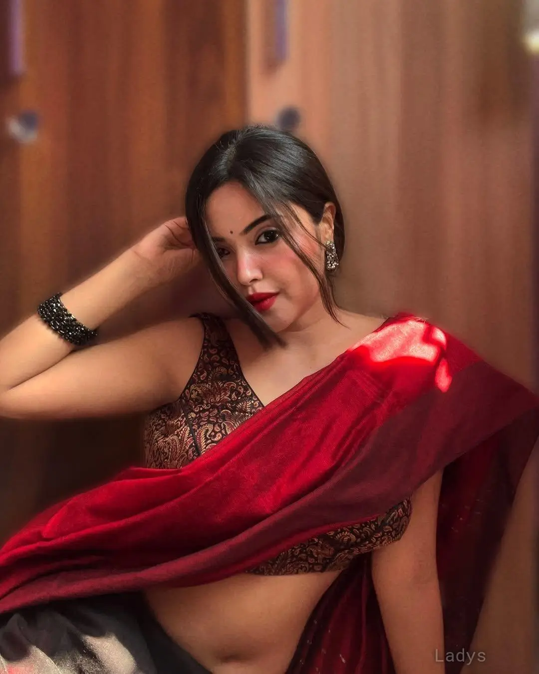 Vidhi, 23 years beautiful nude Kolkata escorts girl, height 183 sm, Weight  kg