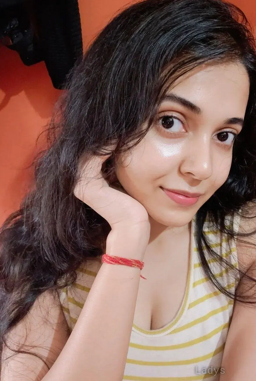 Fauzia, 20 years old Kozhikode escort girl with big tits, height 153 sm, Weight kg