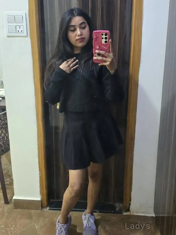 Priya, 21 years old Kozhikode escort girl with big tits, height 170 sm, Weight kg
