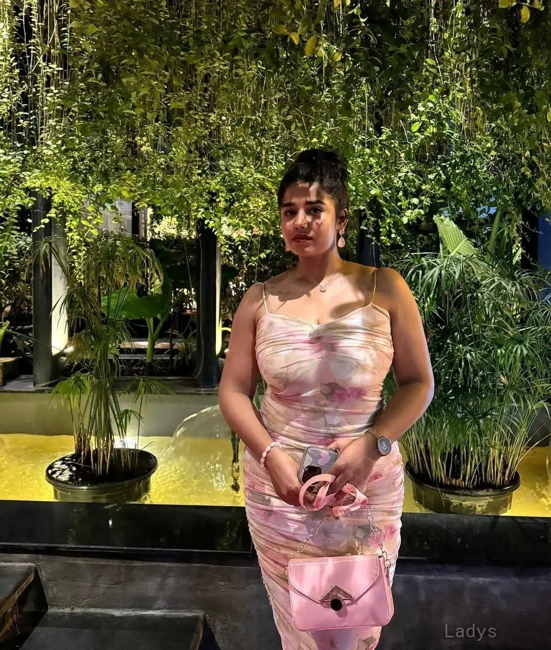 Calicut, 23 years beautiful nude Kozhikode escorts girl, height 154 sm, Weight  kg