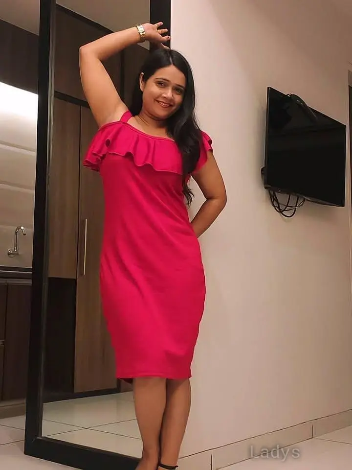 Priyanka, 22 years beautiful nude Kozhikode escorts girl, height 170 sm, Weight kg