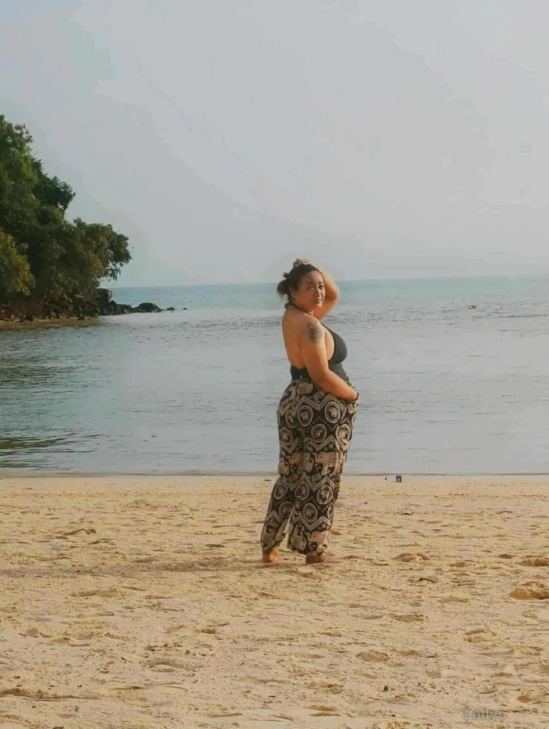 Cici, 28 years old Krabi escort girl with big tits, height 167 sm, Weight kg