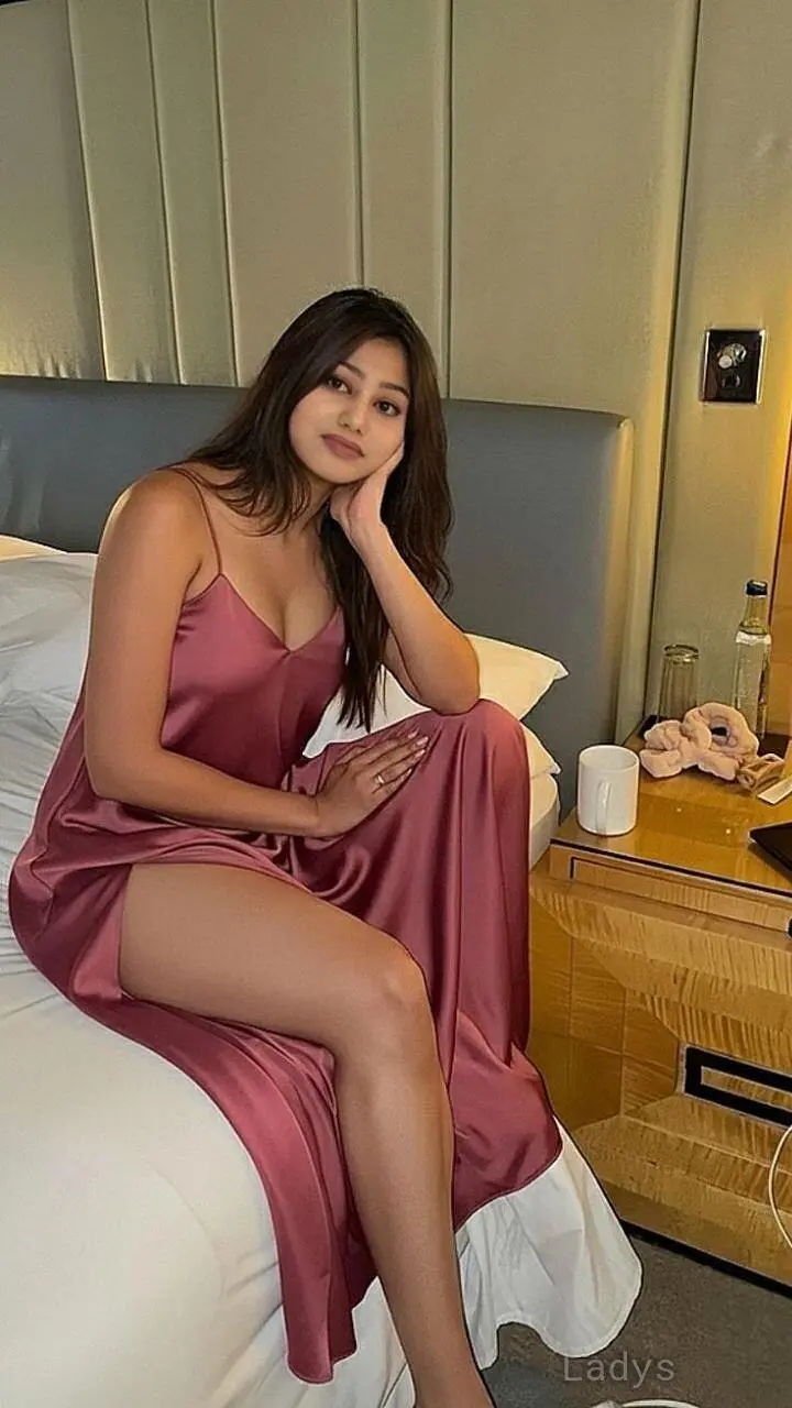 Sweta, 22 years old Krabi escort girl with big tits, height 154 sm, Weight  kg