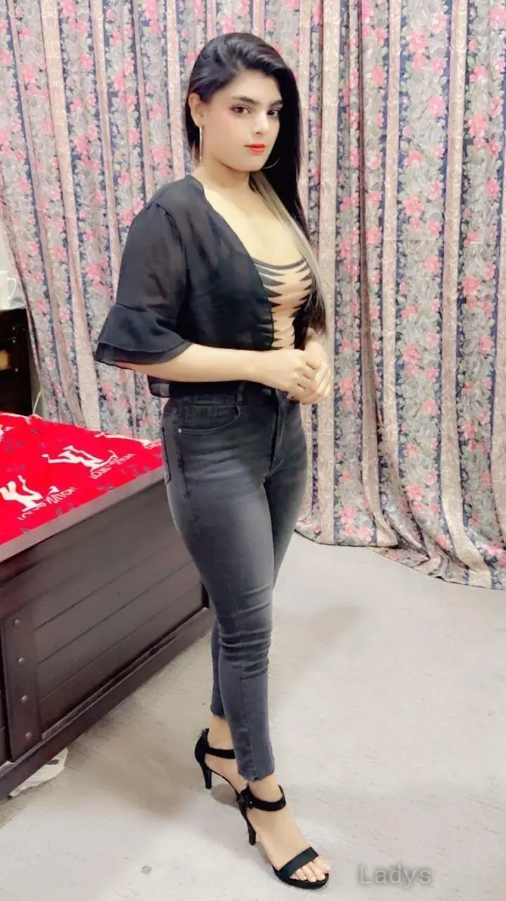 Ekta, 21 years old Kuala Lumpur escort girl with big tits, height 167 sm, Weight kg