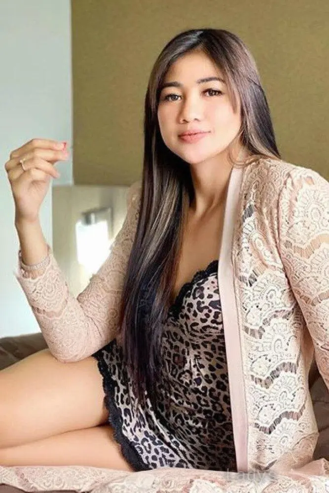 Fazura, 24 years beautiful nude Kuala Lumpur escorts girl, height 170 sm, Weight 55 kg