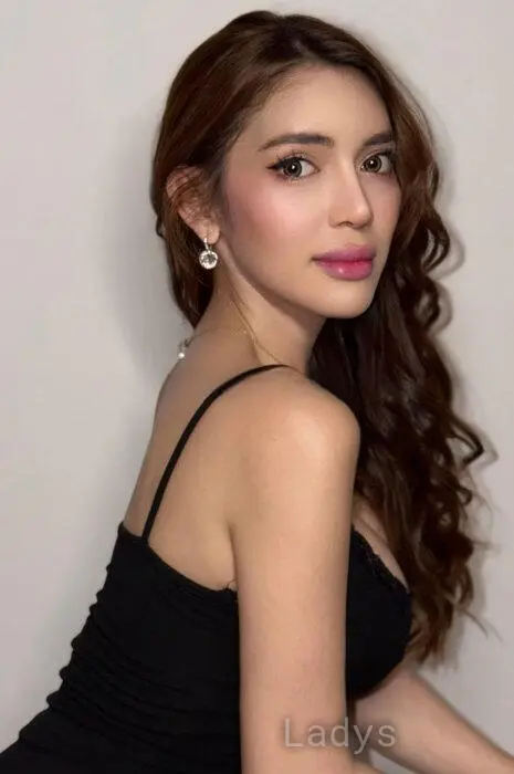 KIRA, 23 years beautiful nude Kuala Lumpur escorts girl, height 161 sm, Weight 51 kg