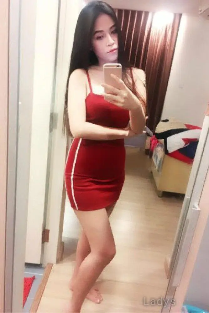 Loli, 22 years beautiful nude Kuala Lumpur escorts girl, height 166 sm, Weight 50 kg