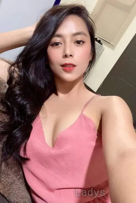 Murni, 25 years beautiful nude Kuala Lumpur escorts girl, height 158 sm, Weight 54 kg