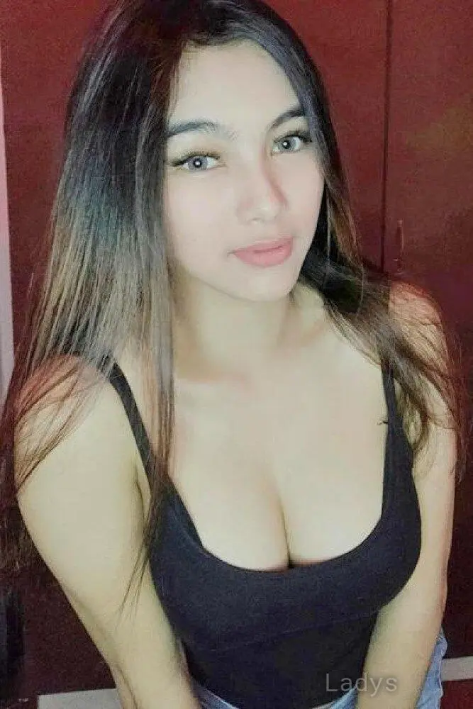 Nayla, 21 years beautiful nude Kuala Lumpur escorts girl, height 160 sm, Weight 53 kg