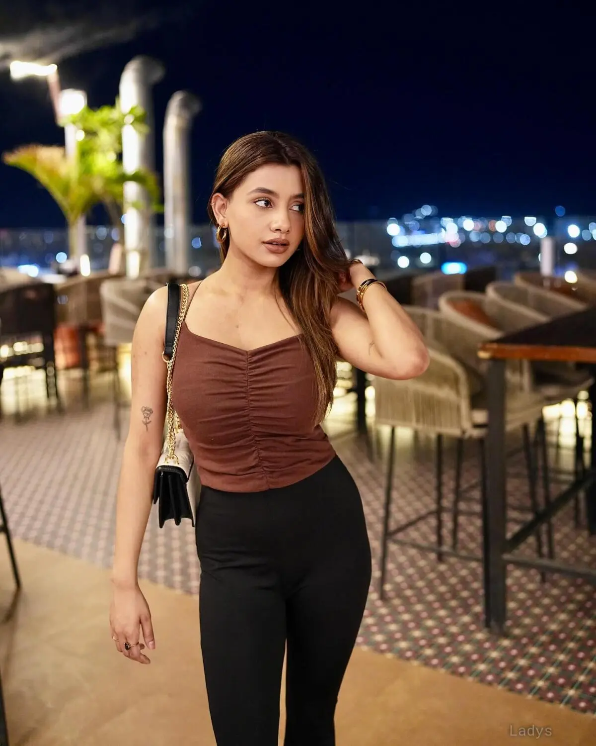 Prachi Indian Model, 21 years beautiful nude Kuala Lumpur escorts girl, height 167 sm, Weight 51 kg
