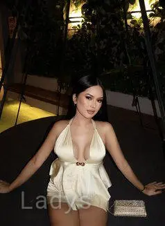 Rafa, 20 years beautiful nude Kuala Lumpur escorts girl, height 164 sm, Weight 55 kg