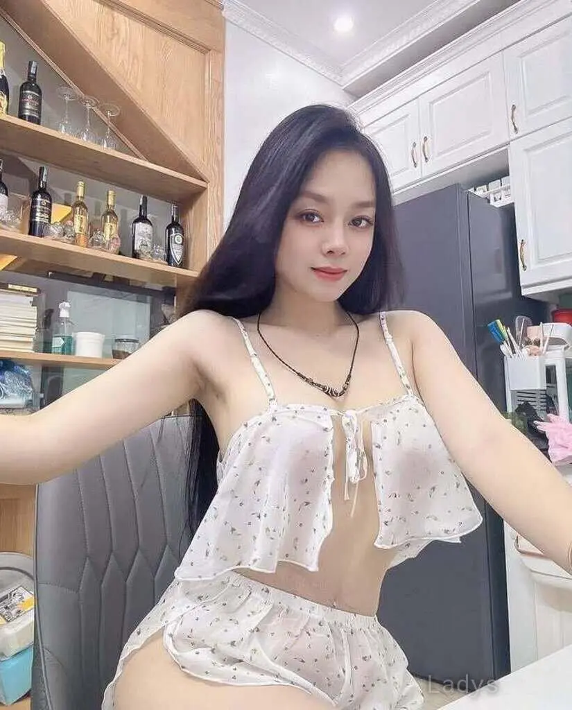 Sienna, 28 years beautiful nude Kuala Lumpur escorts girl, height 167 sm, Weight kg