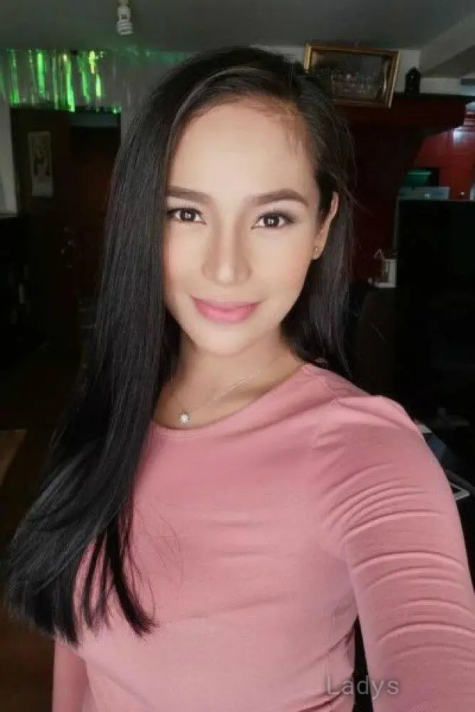 Sophia, 24 years beautiful nude Kuala Lumpur escorts girl, height 165 sm, Weight 50 kg