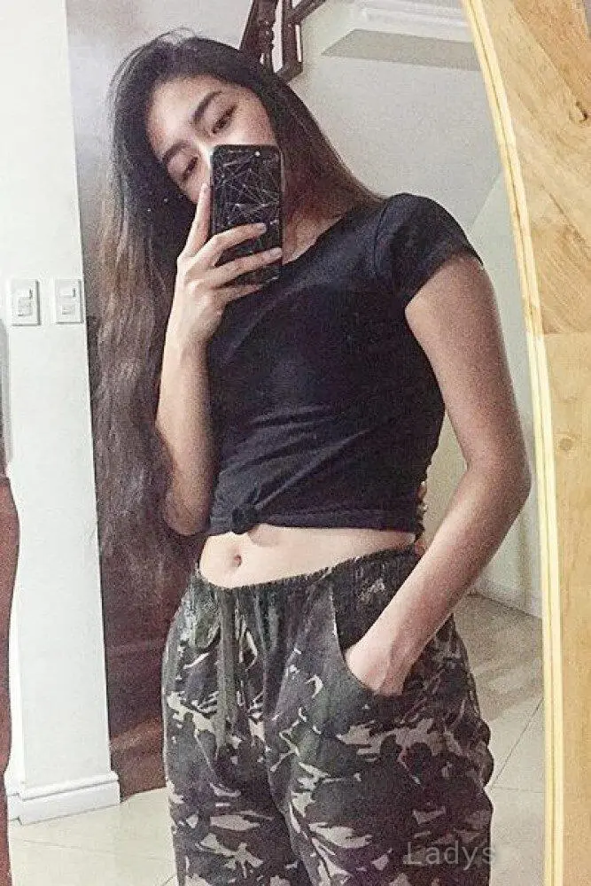 Wardda, 21 years beautiful nude Kuala Lumpur escorts girl, height 160 sm, Weight 47 kg