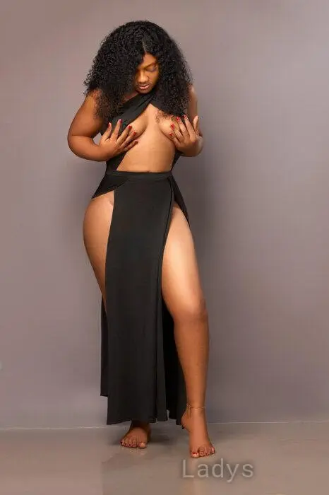 Tracy, 27 years beautiful nude Kumasi escorts girl, height 170 sm, Weight 79 kg