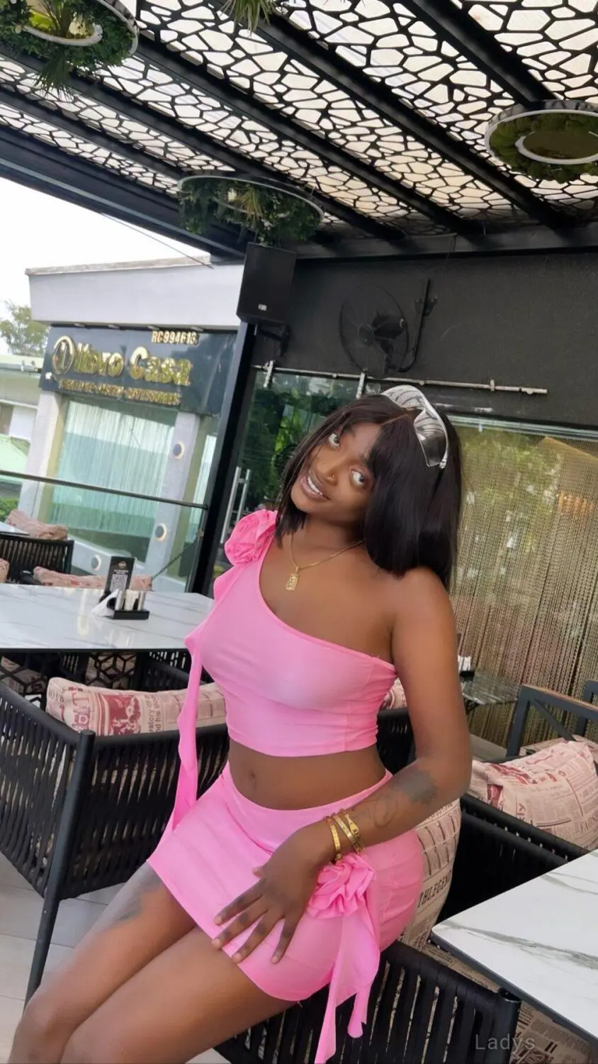 Bianca, 24 years old Lagos escort girl with big tits, height 150 sm, Weight  kg