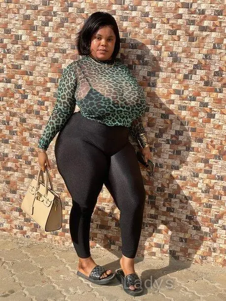 Bige, 23 years old Lagos escort girl with big tits, height 164 sm, Weight  kg