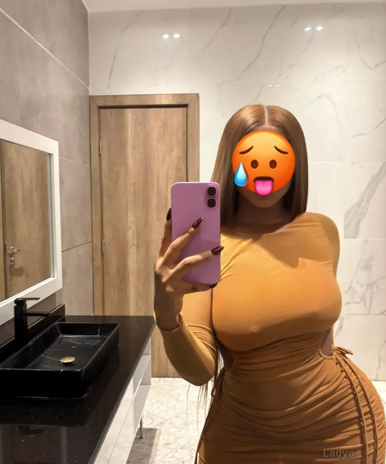 Jasmine, 24 years old Lagos escort girl with big tits, height 160 sm, Weight kg