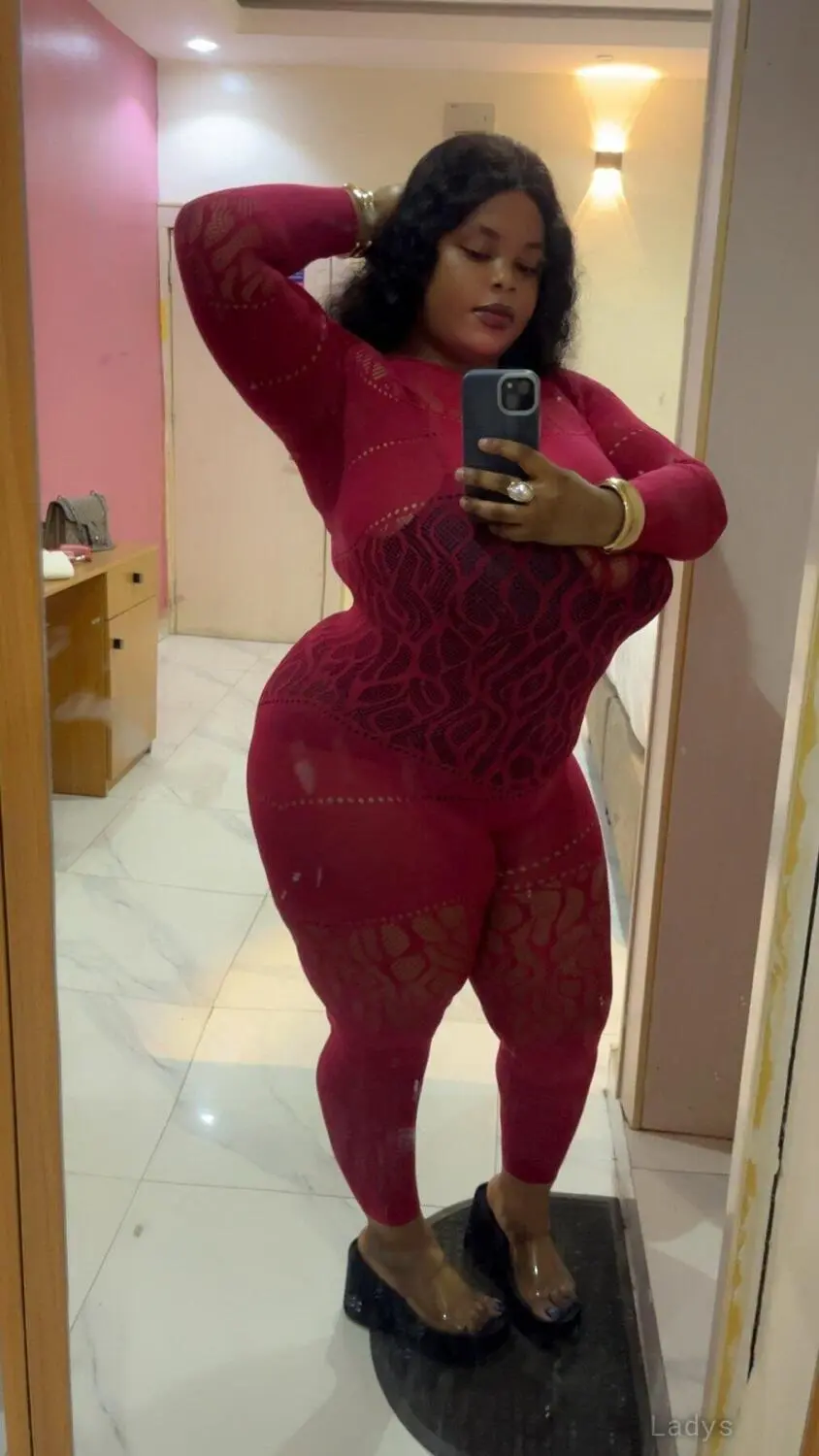 Juicyy, 24 years old Lagos escort girl with big tits, height 162 sm, Weight kg