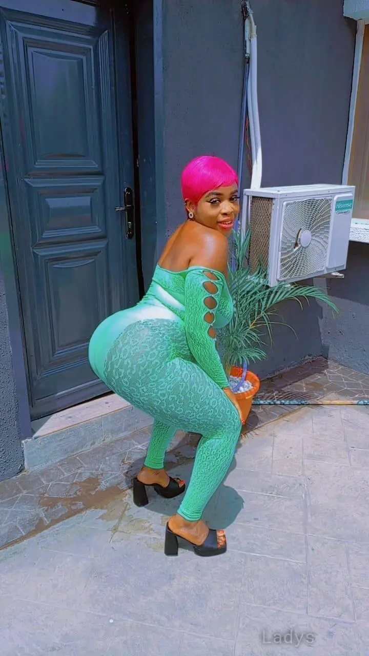 Rachel, 29 years old Lagos escort girl with big tits, height 152 sm, Weight kg