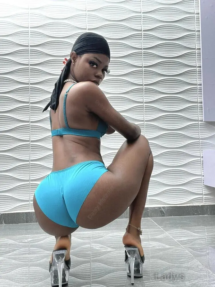 Daisy Melanin, 27 years beautiful nude Lagos escorts girl, height 161 sm, Weight 58 kg