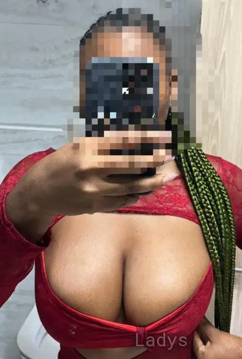 Elianna, 23 years beautiful nude Lagos escorts girl, height 162 sm, Weight 59 kg