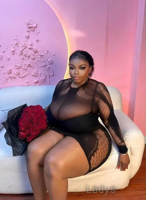 Massive, 26 years beautiful nude Lagos escorts girl, height 171 sm, Weight 102 kg