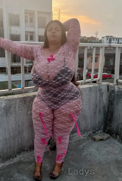 Mummy, 22 years beautiful nude Lagos escorts girl, height 161 sm, Weight 88 kg