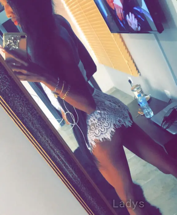 Sexy Toonz, 27 years beautiful nude Lagos escorts girl, height 168 sm, Weight 51 kg