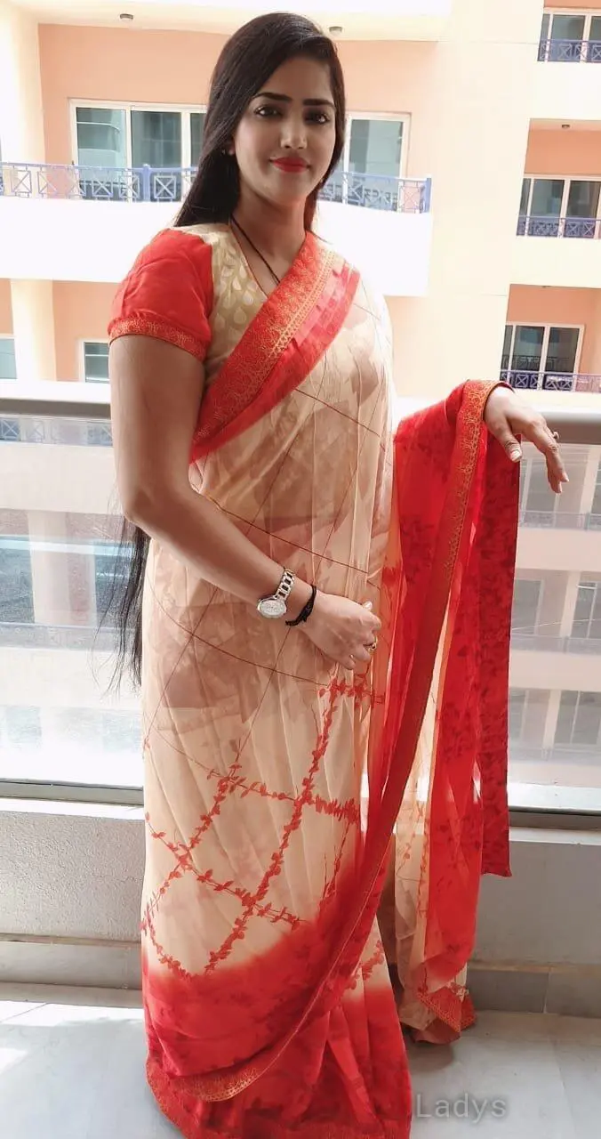 Arzo, 20 years old Lahore escort girl with big tits, height 143 sm, Weight  kg