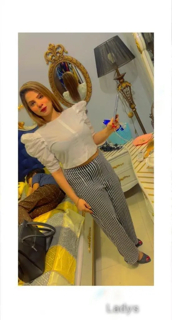 Khadija, 22 years old Lahore escort girl with big tits, height 187 sm, Weight  kg