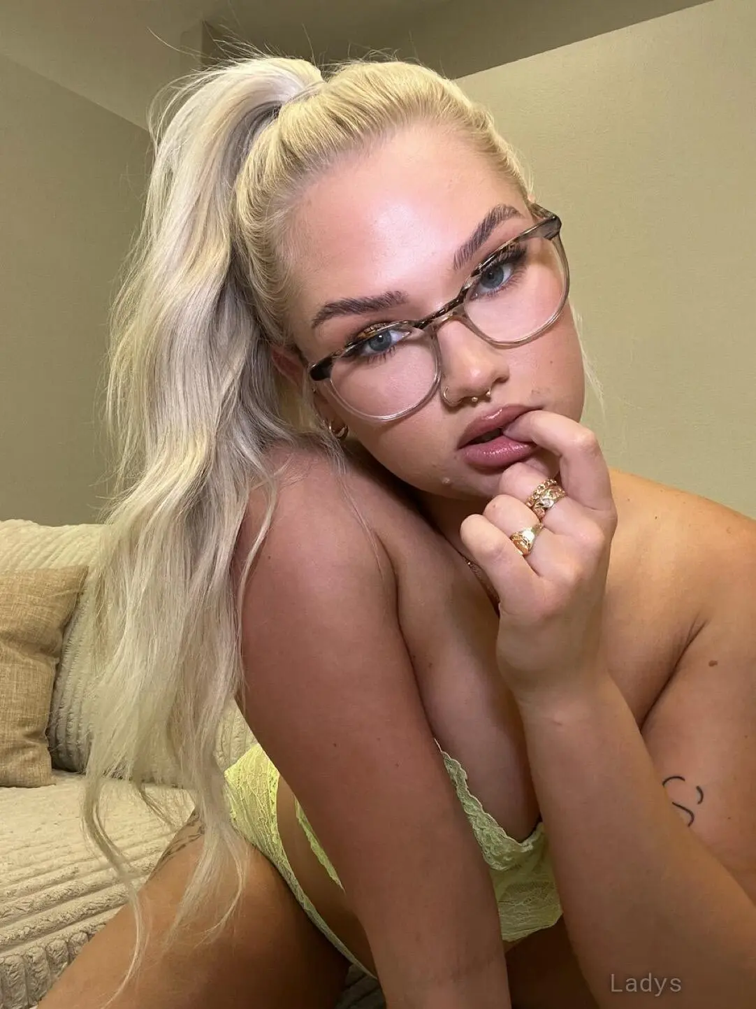 Lindsey Aniss, 26 years beautiful nude Lakeland escorts girl, height 156 sm, Weight 59 kg