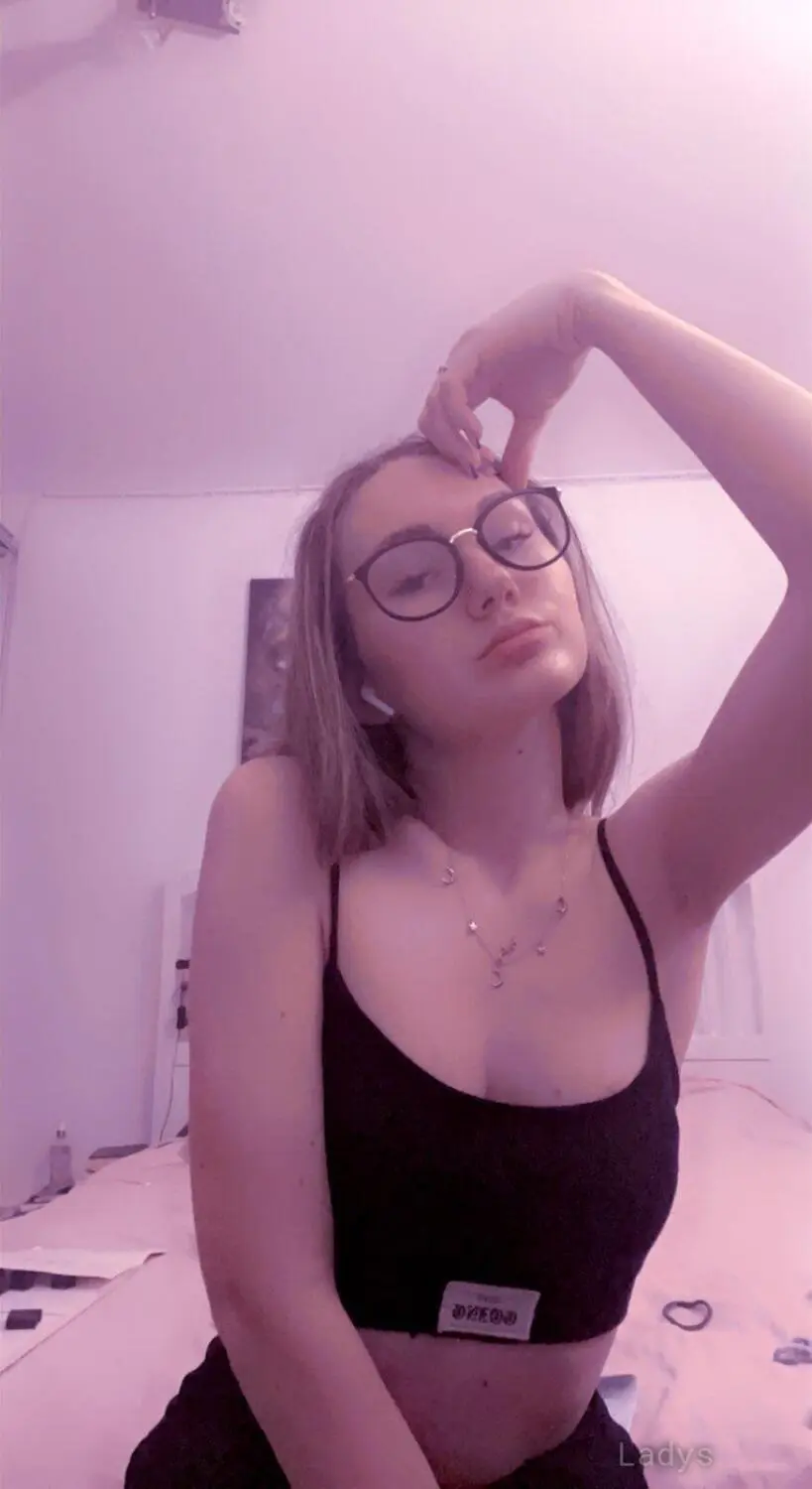 Jessica, 27 years beautiful nude Lansing escorts girl, height 120 sm, Weight 35 kg
