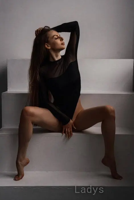 Britney, 27 years beautiful nude Larnaca escorts girl, height 175 sm, Weight 55 kg