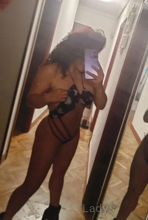 Camil, 25 years beautiful nude Las Palmas de Gran Canaria escorts girl, height 162 sm, Weight 59 kg