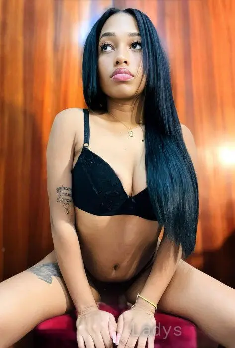 Kah, 20 years beautiful nude Las Palmas de Gran Canaria escorts girl, height 160 sm, Weight 56 kg