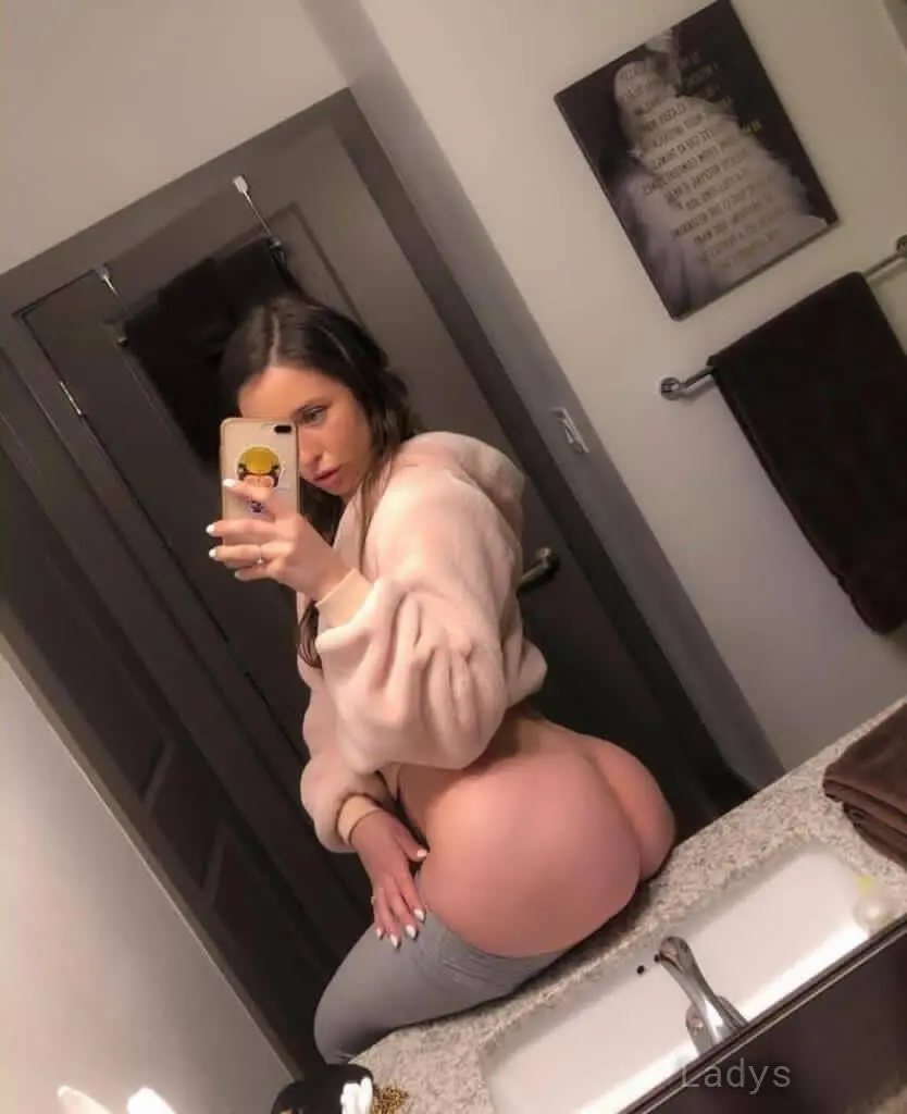 Lauranne, 28 years beautiful nude Las Palmas de Gran Canaria escorts girl, height 170 sm, Weight 43 kg