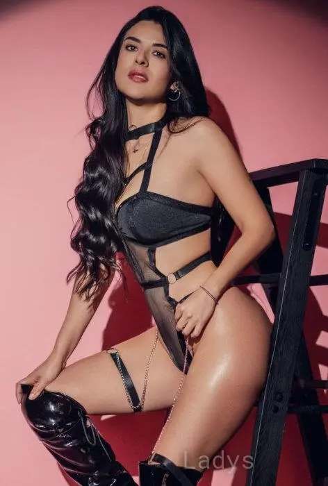 Natalia, 26 years beautiful nude Las Palmas de Gran Canaria escorts girl, height 165 sm, Weight 64 kg