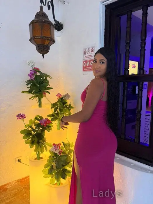 Valentina, 26 years beautiful nude Las Palmas de Gran Canaria escorts girl, height 164 sm, Weight 57 kg
