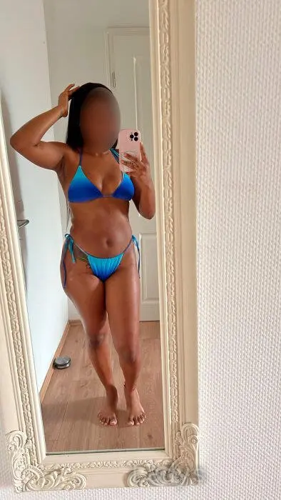 Yiyi, 24 years beautiful nude Las Palmas de Gran Canaria escorts girl, height 153 sm, Weight 59 kg