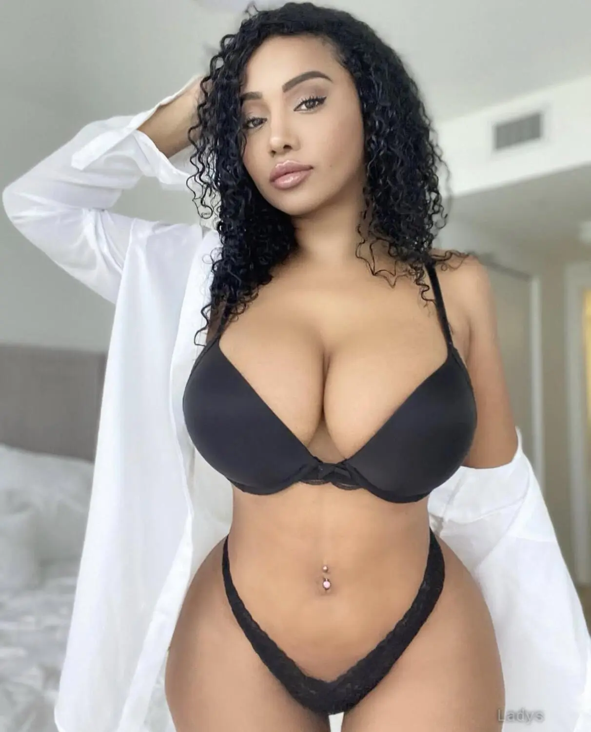 Blasian Beauty  Emerald, 26 years old Las Vegas escort girl with big tits, height 169 sm, Weight 82 kg