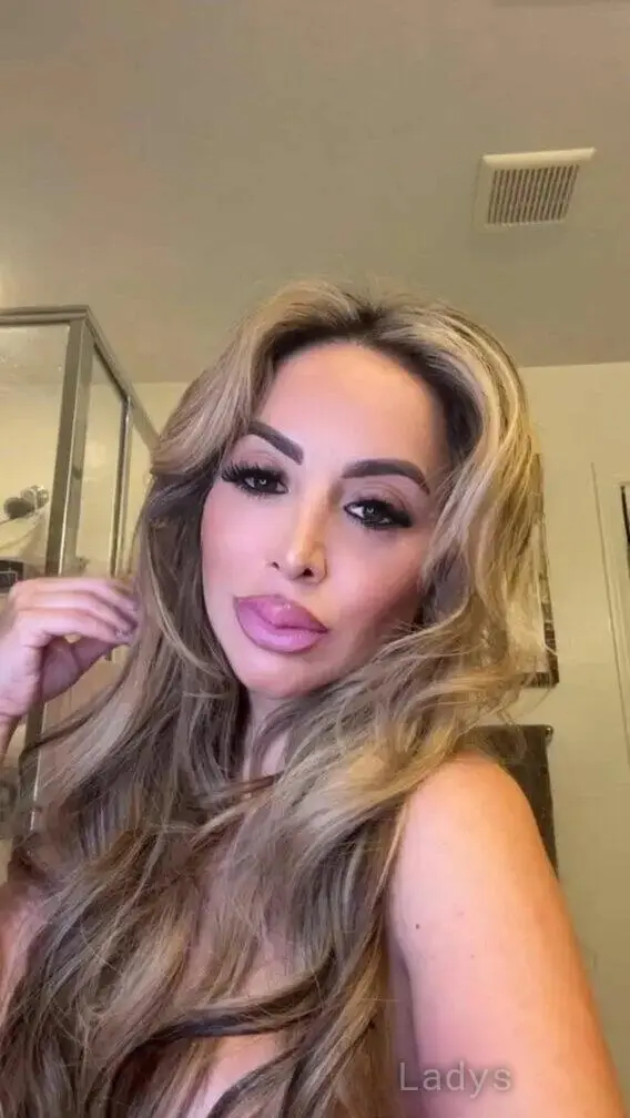 Presley, 36 years old Las Vegas escort girl with big tits, height 150 sm, Weight 55 kg